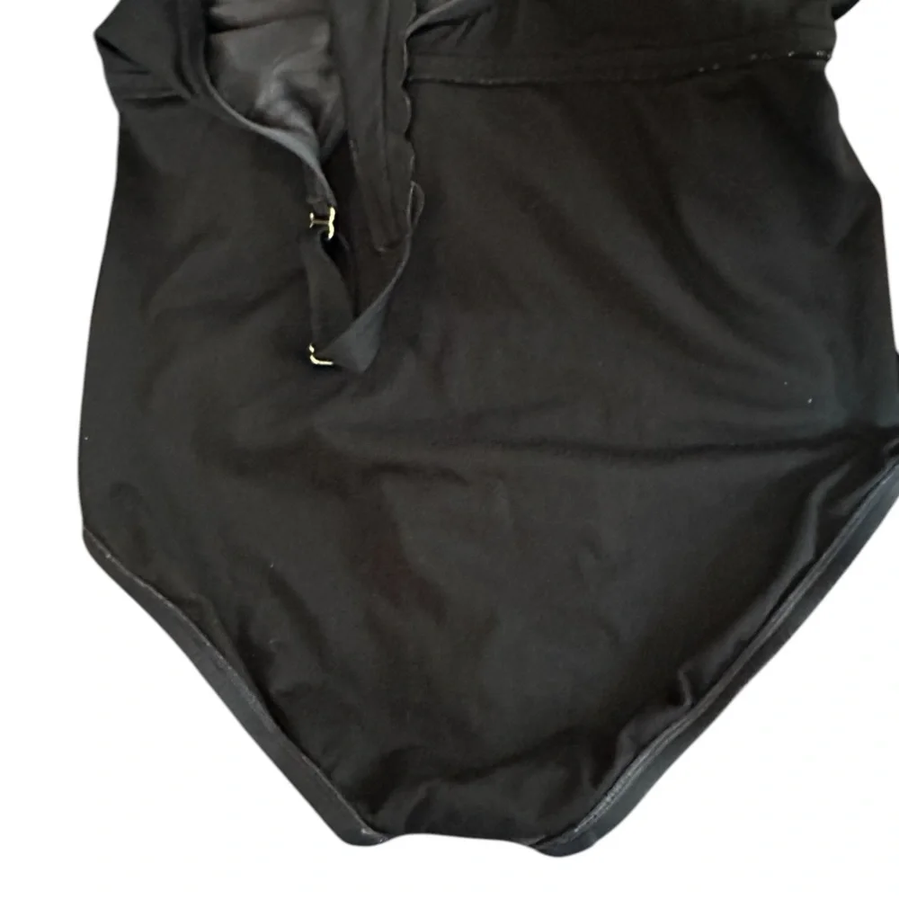 Kona Sol yet scalloped coverage